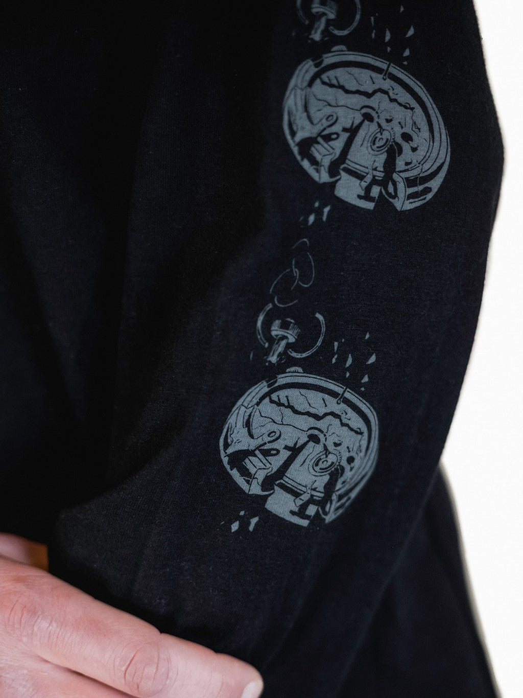 Line Ski & Destroy Long Sleeve Tee 2027